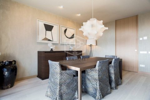 Купить квартиру в Барселона, Испания с 4 спальни, 240м², № 922 - фото 4