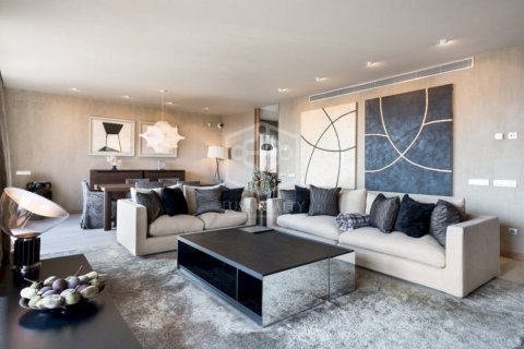 Купить квартиру в Барселона, Испания с 4 спальни, 240м², № 922 - фото 2