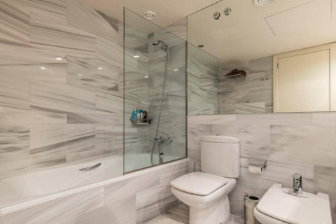 3 bedrooms apartment for sale in Barcelona, Catalonia, Spain № 1163 - photo 15