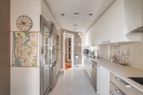 3 bedrooms apartment for sale in Barcelona, Catalonia, Spain № 1163 - photo 11