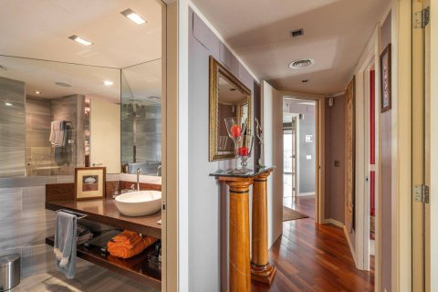 3 bedrooms apartment for sale in Barcelona, Catalonia, Spain № 1163 - photo 20
