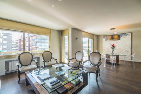 Купить квартиру в Барселона, Испания с 5 спален, 273м², № 1158 - фото 4