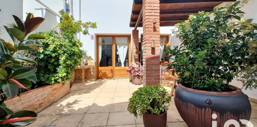 3 bedrooms villa for sale in Canet de Mar, Barcelona, Catalonia, Spain № 4882