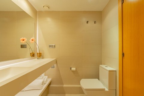 Купить квартиру в Барселона, Испания с 2 комнаты, № 1374 - фото 22