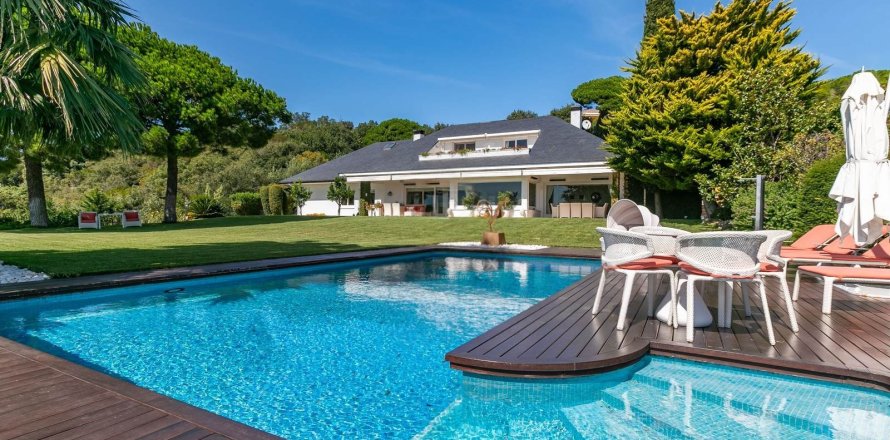 Дом с 5 спальнями в Сан-Андреу-де-Льяванересе, Барселона, Каталония, Испания № 1369