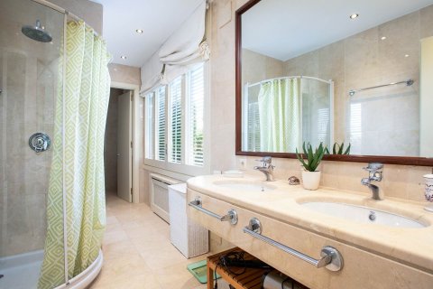 Купить дом в Сан-Андреу-де-Льяванерес, Испания с 6 комнат, № 1369 - фото 25