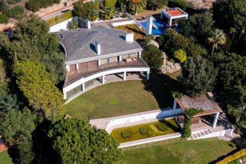 Купить дом в Сан-Андреу-де-Льяванерес, Испания с 7 комнат, № 1368 - фото 2