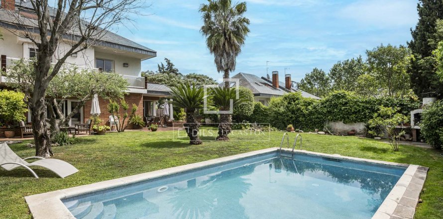 Villa de 6 dormitorios en venta en Sant Cugat del Vallès, Barcelona, Cataluña, Spain № 7075