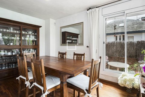 Villa de 6 dormitorios en venta en Sant Cugat del Vallès, Barcelona, Cataluña, Spain № 7075 - foto 17