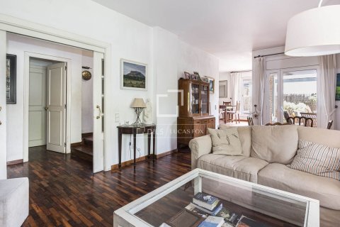 Villa de 6 dormitorios en venta en Sant Cugat del Vallès, Barcelona, Cataluña, Spain № 7075 - foto 5