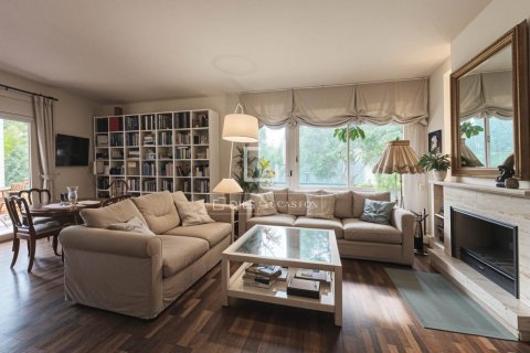Villa de 6 dormitorios en venta en Sant Cugat del Vallès, Barcelona, Cataluña, Spain № 7075 - foto 28