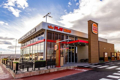 522 sq.m. commercial property for sale in Barcelona, Catalonia, Spain № 1136 - photo 2