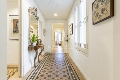 3 bedrooms apartment for sale in Barcelona, Catalonia, Spain № 7157 - photo 8