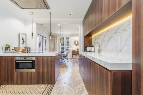 3 bedrooms apartment for sale in Barcelona, Catalonia, Spain № 7157 - photo 11
