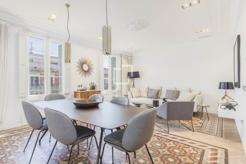 3 bedrooms apartment for sale in Barcelona, Catalonia, Spain № 7157