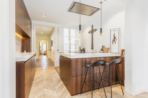 3 bedrooms apartment for sale in Barcelona, Catalonia, Spain № 7157 - photo 13