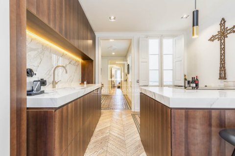 3 bedrooms apartment for sale in Barcelona, Catalonia, Spain № 7157 - photo 12