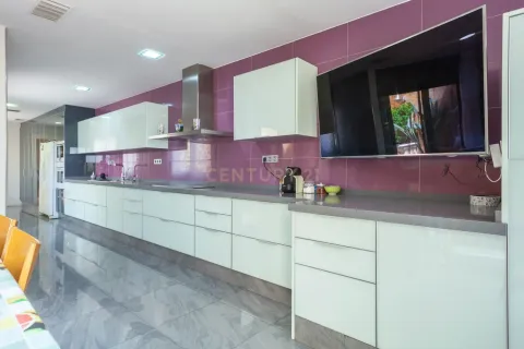6 bedrooms house for sale in Mataro, Barcelona, Catalonia, Spain № 7153 - photo 3