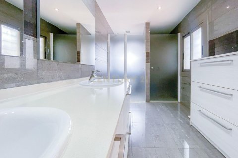 6 bedrooms house for sale in Mataro, Barcelona, Catalonia, Spain № 7153 - photo 17