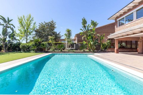 Купить виллу в Сан-Жуст-Десверн, Испания с 3 спальни, 483м², № 7158 - фото 28