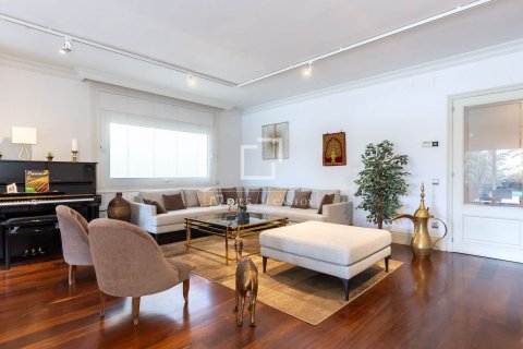 Купить виллу в Сан-Жуст-Десверн, Испания с 3 спальни, 483м², № 7158 - фото 3