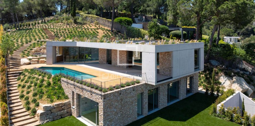 5 bedrooms villa for sale in Cabrils, Barcelona, Catalonia, Spain № 7155