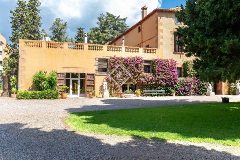 Дом с 5 спальнями в Эсплугес-де-Льобрегате, Барселона, Каталония, Испания № 2677