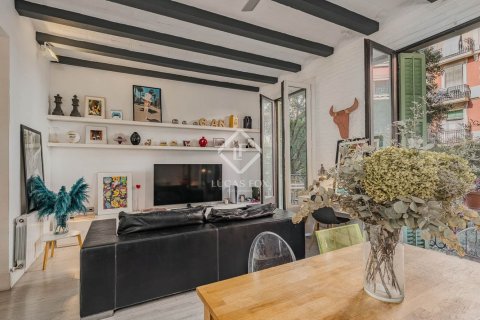 Квартира с 4 спальнями в Эшампле, Барселона, Каталония, Испания № 2678