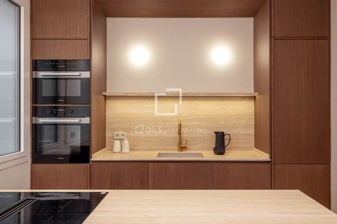 4 bedrooms apartment for sale in Barcelona, Catalonia, Spain № 3981 - photo 11