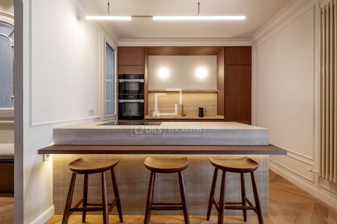 4 bedrooms apartment for sale in Barcelona, Catalonia, Spain № 3981 - photo 10