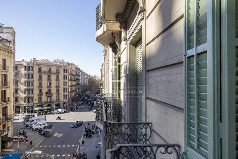 4 bedrooms apartment for sale in Barcelona, Catalonia, Spain № 3981 - photo 8
