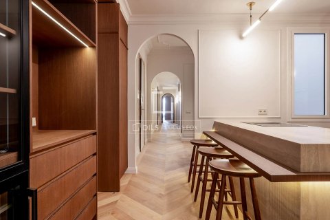 4 bedrooms apartment for sale in Barcelona, Catalonia, Spain № 3981 - photo 15