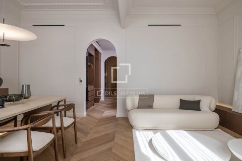 4 bedrooms apartment for sale in Barcelona, Catalonia, Spain № 3981 - photo 9