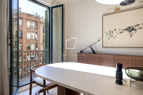 4 bedrooms apartment for sale in Barcelona, Catalonia, Spain № 3981 - photo 6