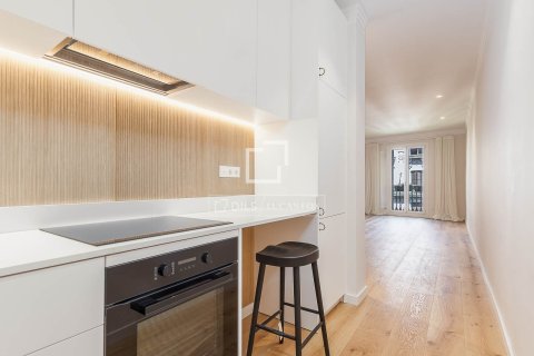 2 chambres apartment à vendre à Barcelona, Catalonia, Spain № 3977 - photo 6