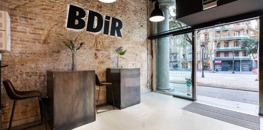1069 sq.m. commercial property for sale in L'Eixample, Barcelona, Catalonia, Spain № 5172
