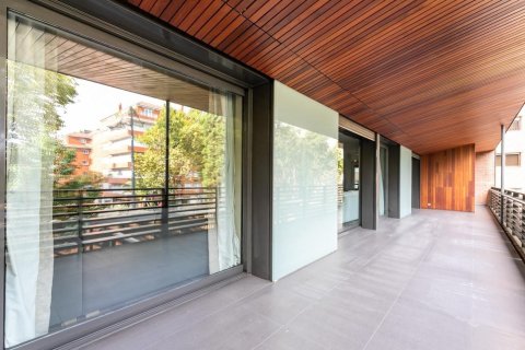 Купить квартиру в Барселона, Испания с 7 комнат, № 1537 - фото 7