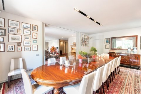 Купить квартиру в Барселона, Испания с 7 комнат, № 1537 - фото 8