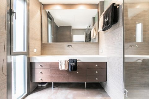 Купить квартиру в Барселона, Испания с 7 комнат, № 1537 - фото 17