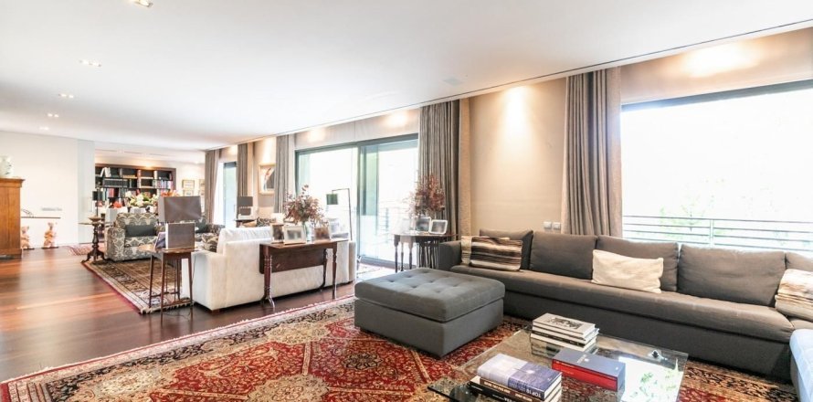 Квартира с 6 спальнями в Барселоне, Каталония, Испания № 1537