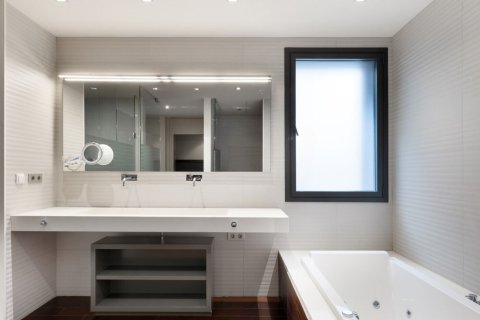 Купить квартиру в Барселона, Испания с 7 комнат, 492м², № 1539 - фото 19