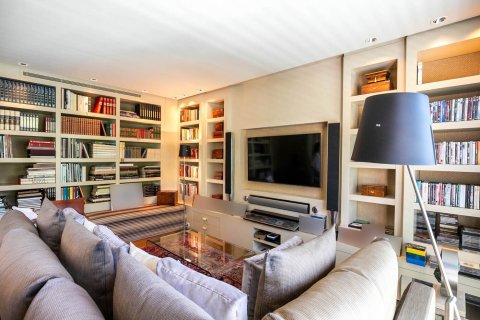 Купить квартиру в Барселона, Испания с 6 комнат, № 1540 - фото 7