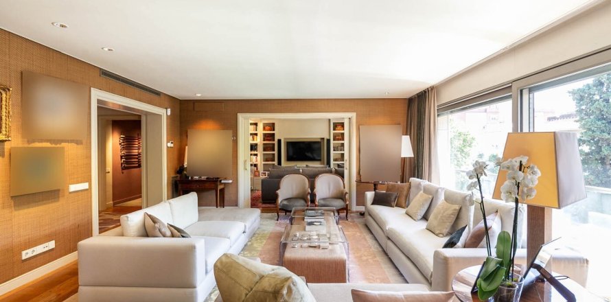 Квартира с 5 спальнями в Барселоне, Каталония, Испания № 1540