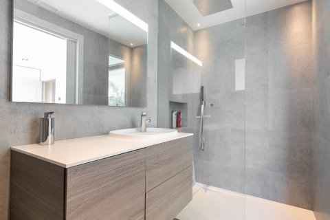 Купить дом в Барселона, Испания с 6 комнат, № 1541 - фото 18