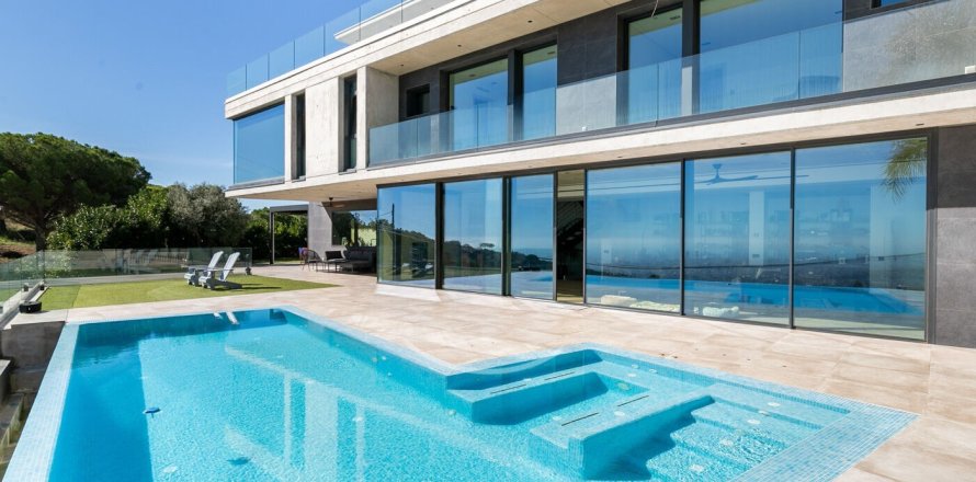 Дом с 5 спальнями в Барселоне, Каталония, Испания № 1541