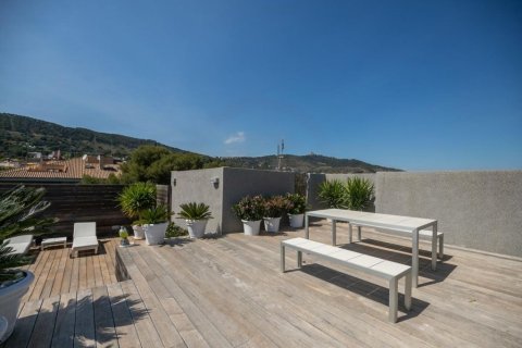 Купить квартиру в Барселона, Испания с 6 комнат, № 1536 - фото 4