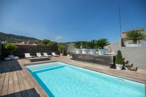 Купить квартиру в Барселона, Испания с 6 комнат, № 1536 - фото 2