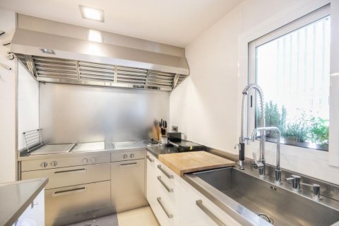 Купить квартиру в Барселона, Испания с 6 комнат, № 1536 - фото 9