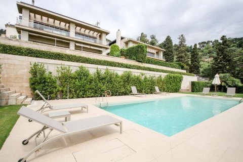 Купить дом в Барселона, Испания с 6 комнат, № 1538 - фото 3