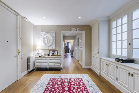 Купить квартиру в Барселона, Испания с 5 комнат, № 1638 - фото 11